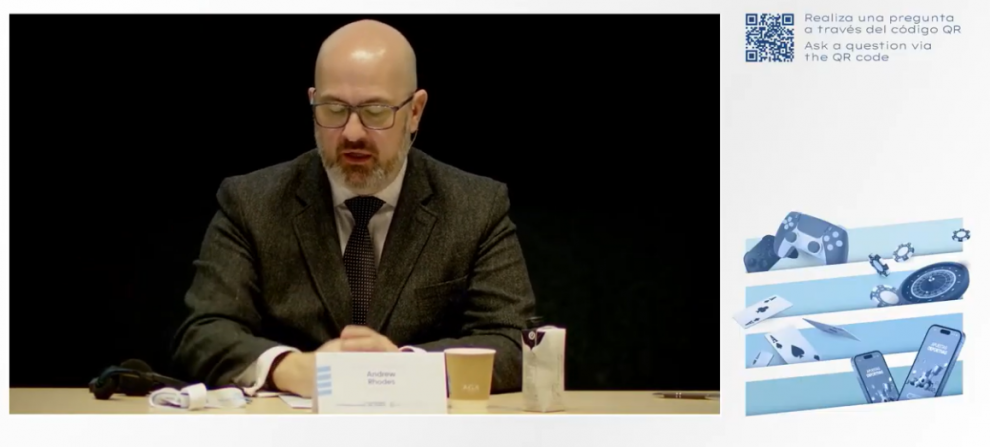 Reino Unido (Gambling Commission) Andrew Rhodes: el regulador británico vigila retiradas, cuentas restringidas e hiperpersonalización
